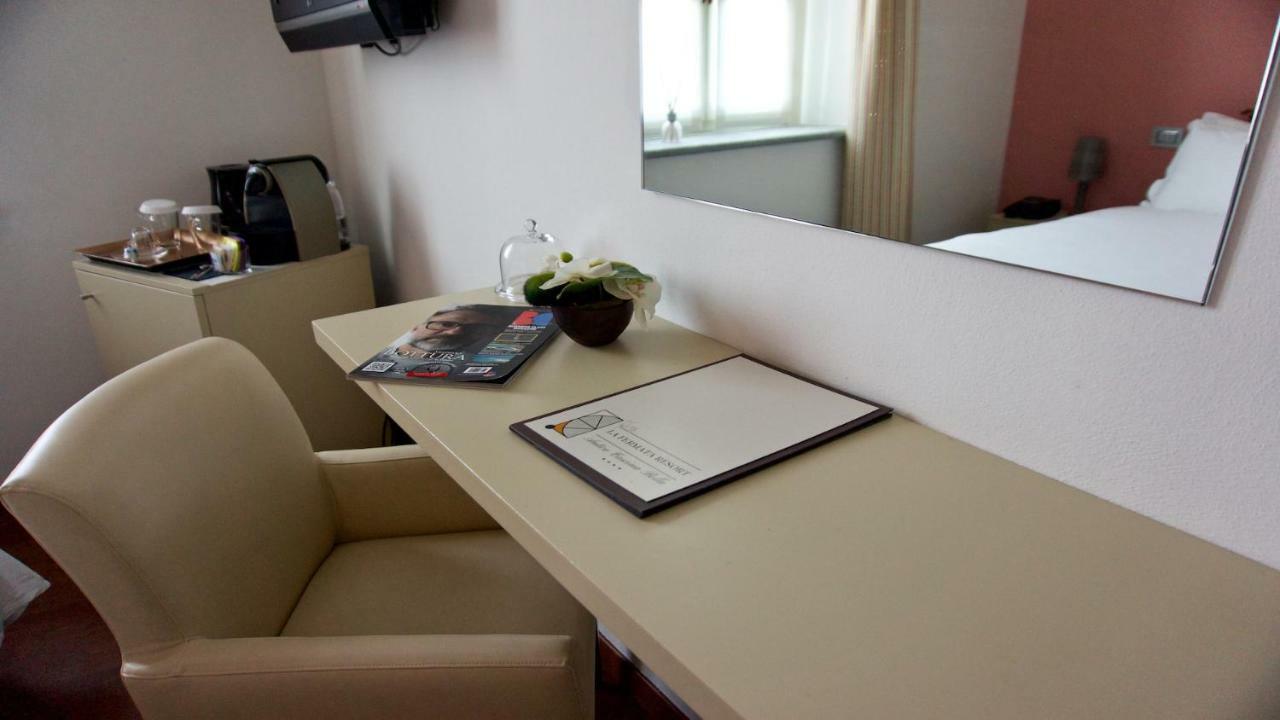 La Fermata Resort Alessandria Eksteriør billede